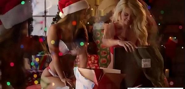  Babes - SECRET SANTA Courtney Taylor Eva Lovia